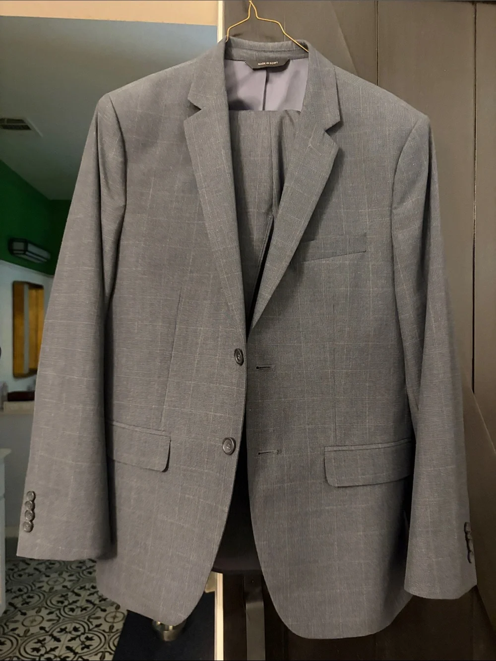 Banana Republic Gray Windowpane Men's Suit Blazer and Pants set